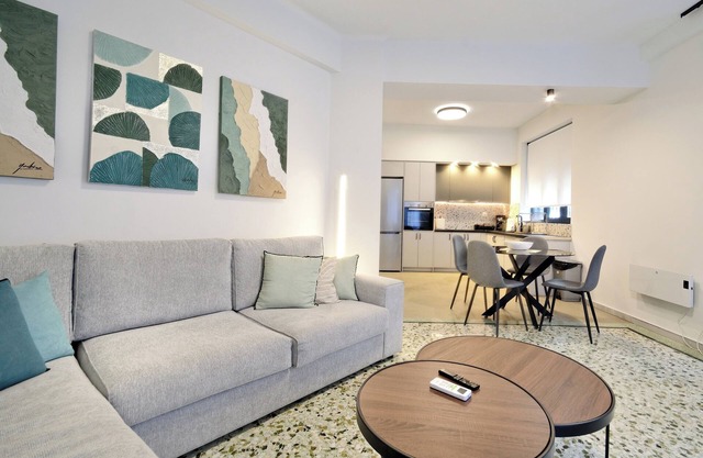 Modern Corner Apartment in Central Athens, Pagrati