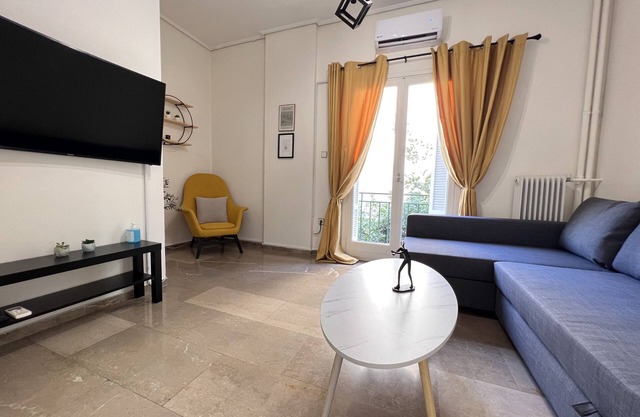 Modern & Cozy 51sqm Apt in Thisseio