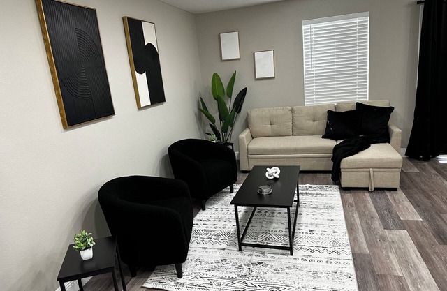 Modern cozy townhouse- USF-Busch Gardens -Raymond James Stadium -Amelia Arena