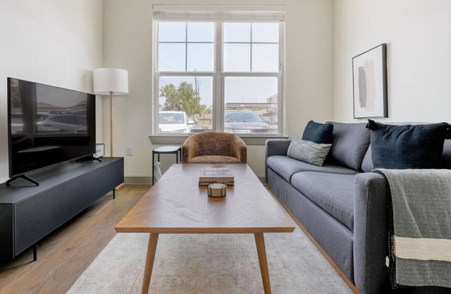 Modern East Austin 1BR w/ Pool, Gym & W/D, by Blueground