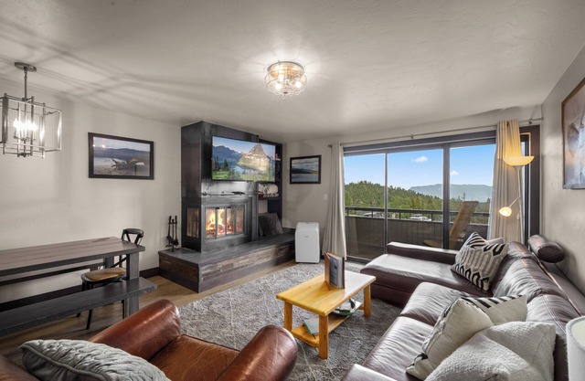 Modern Edelweiss 2 bedroom Condo! Fantastic views and some of the best ski access!