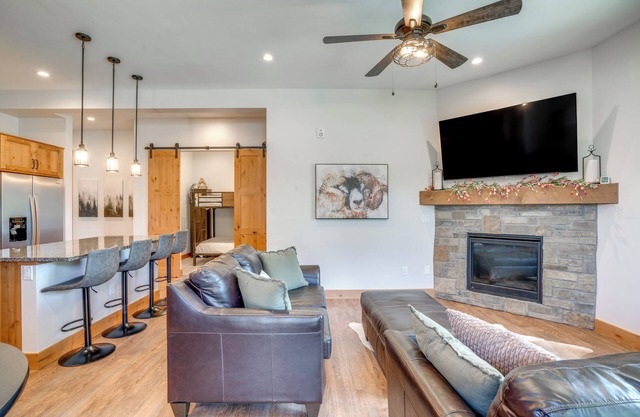 Modern Elk Creek Condo w/Hot Tub & Heated Floors