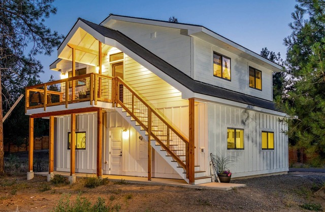 Modern Farmhouse in Woodriver Village - 30 Day Minimum Rental
