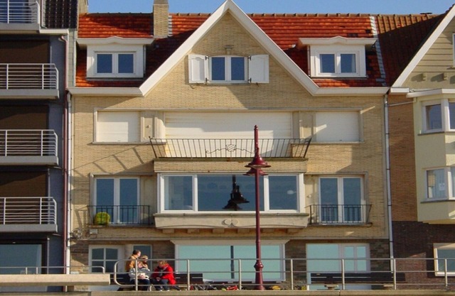 Modern Flat on the Beach