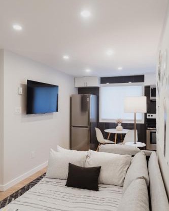 Modern, Luxurious Apartment near Downtown Ottawa