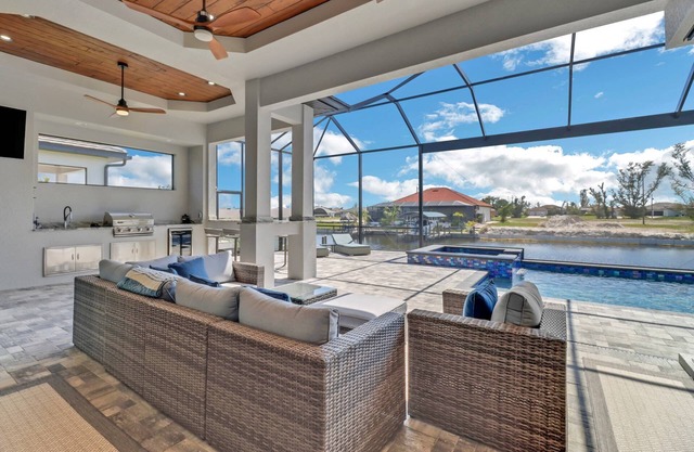 Modern & Luxurious Waterfront! Outdoor Space w/Heated Pool/Spa! Over $125 of Free Daily Activities!