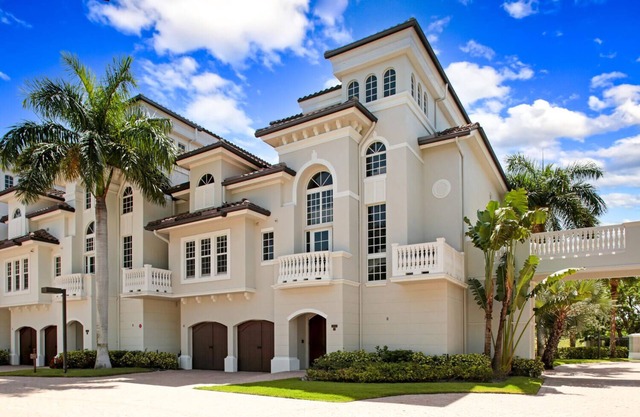 Modern, Luxury Beach House w/Pool & Hot Tub on Bonita Beach