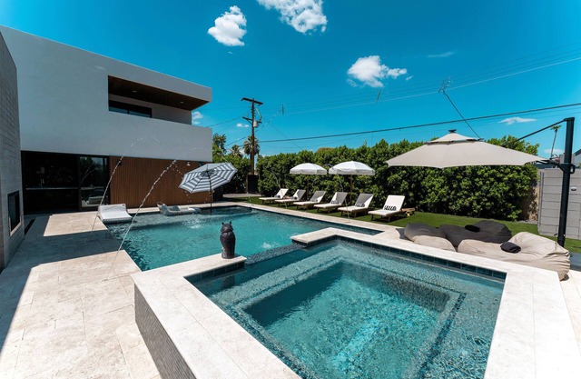 Modern Luxury Home with Pool/Jacuzzi Near Oldtown Scottsdale