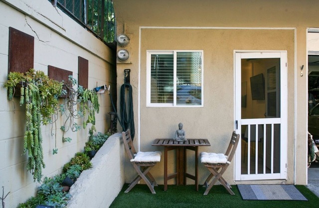 Modern Manhattan Beach House - Steps to the Beach and world class surfing!