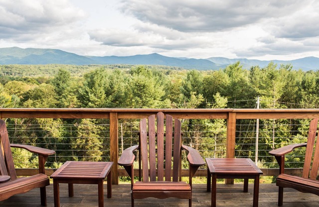 Modern Mid Century Home + National Park Mountain Views + Shenandoah River