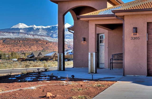 Modern Moab Villa, Sleeps 7, WIFI, BBQ