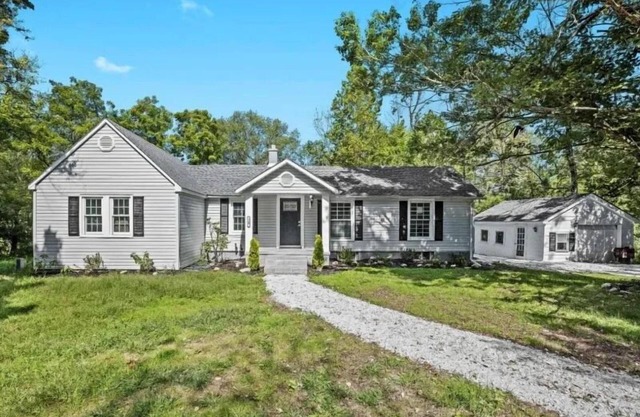 Modern Montague/Milford Area Home