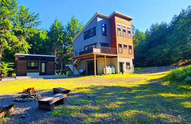 Modern Moosehead Lake Chalet with Private Deck