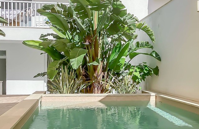 Modern Beautiful Pool And Sea Apt Qawra, Qawra - Saint Paul's Bay, Malta