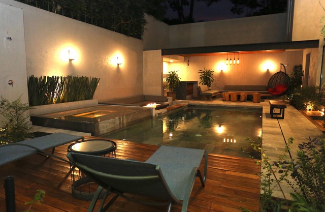 Modern New Luxury Private Villa for Family Fun - Pool, Jacuzzi, King Beds, Patio