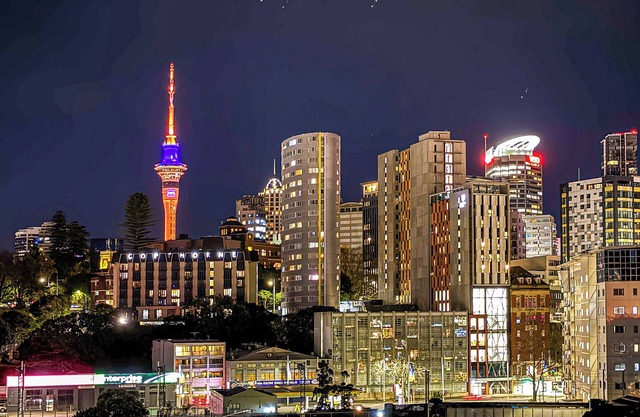 Modern Parnell Retreat | Large Balcony Views, Parking & Gym