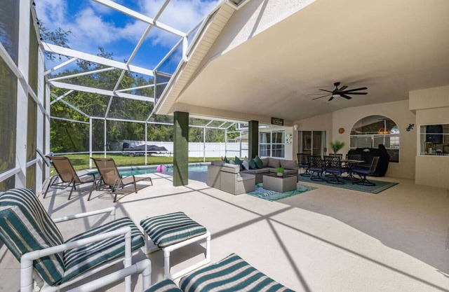 Modern Retreat, family sized with large south facing deck