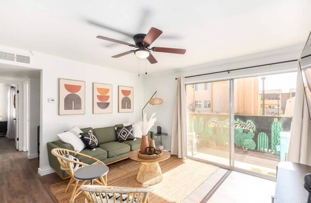 Modern Scottsdale Condo with Community Amenities & Private Patio!