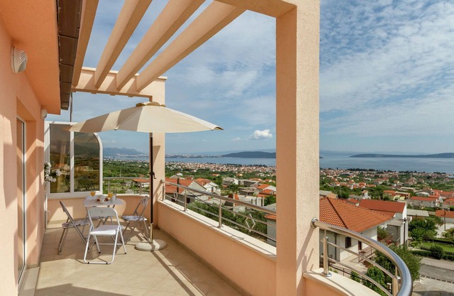 Modern Stay in Kaštel Stari