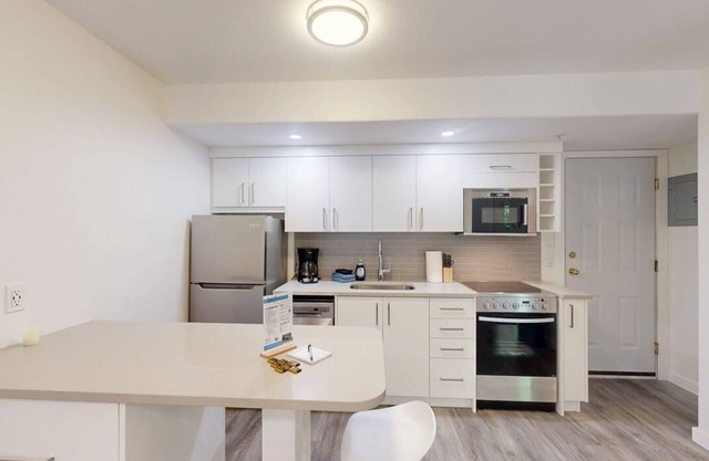 Modern Studio in Snow Creek Village