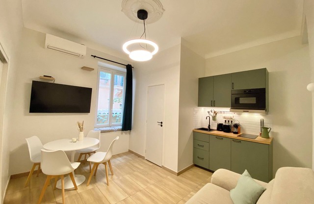 Modern studio with A/C – 5 min from the beach – 15 min to Monaco GP