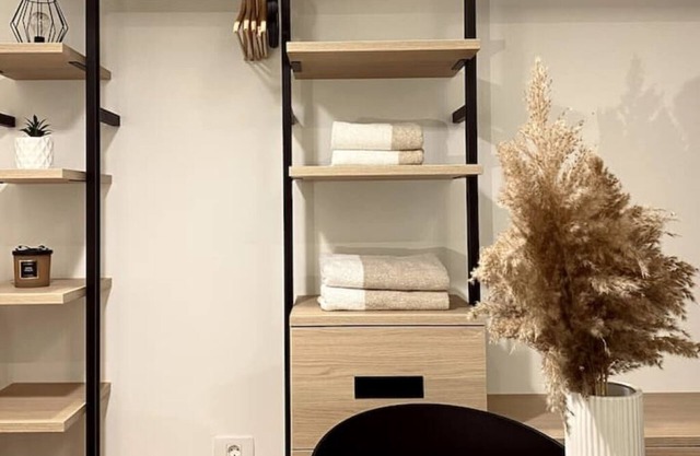 Modern Studio with Terrace & Private Parking on Wine Estate