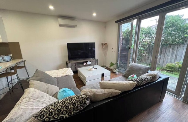Modern Stylish Comfort at Prime Camberwell Retreat