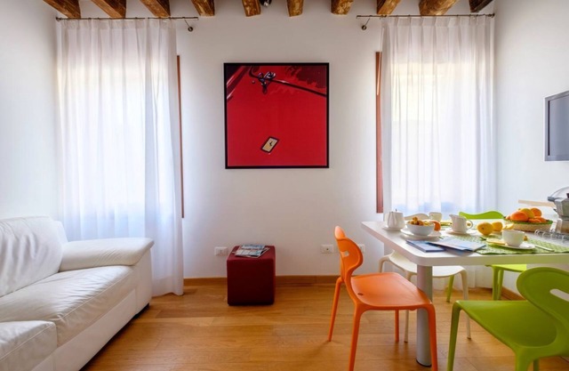 Modern stylish flat at the beginning of the Castello quarter, Salizada San Lio