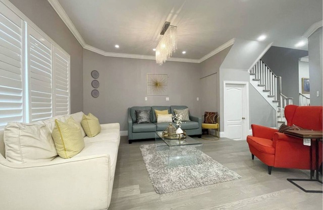 Modern & Stylish Fully Furnished 5 Bedroom Home