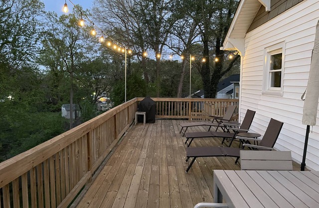 Modern, Stylish near UNCSA and Downtown