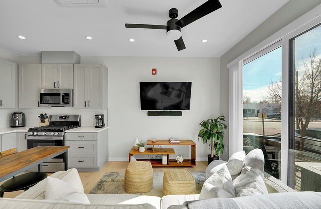 Modern Sunnyside Townhome - Monthly Rental