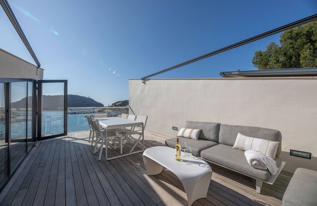 Modern townhouse with fantastic views of the Port of Sóller.