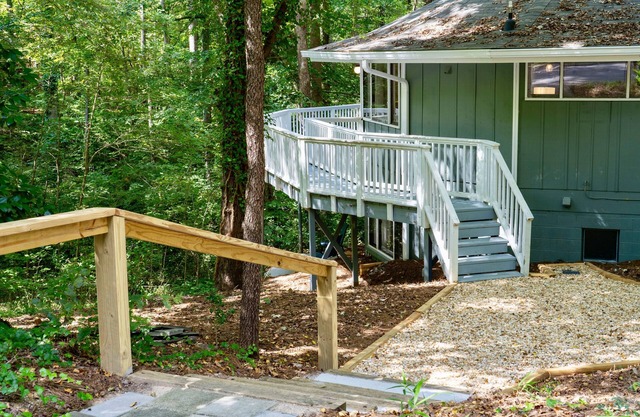 Modern Treehouse Close to Duke