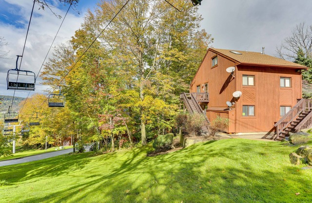 Modern Vernon Township Condo Near Ski & Water Park