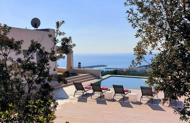 Modern villa with sea view and pool