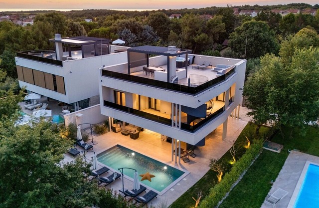 Modern Villa Tranquilla with pool, jacuzzi and sauna