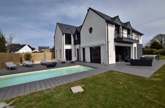 Modern villa with sea view, swimming pool and large terrace - 2 to 10 pers.