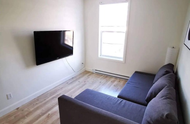 Moderne 3 1/2 'Black Bachelor'