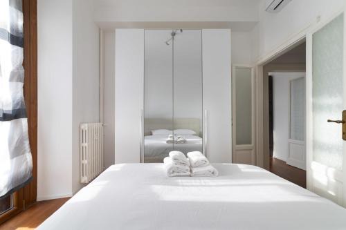 Moderno bilocale vicino Aeroporto Linate Self check-in 24h & WiFi veloce