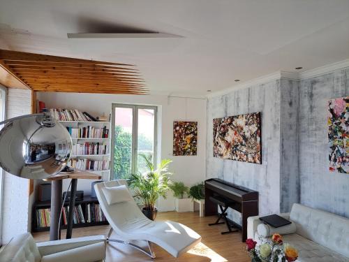 Mon appARTement - chambre avec salle de bains et wc dans un appartement atypique