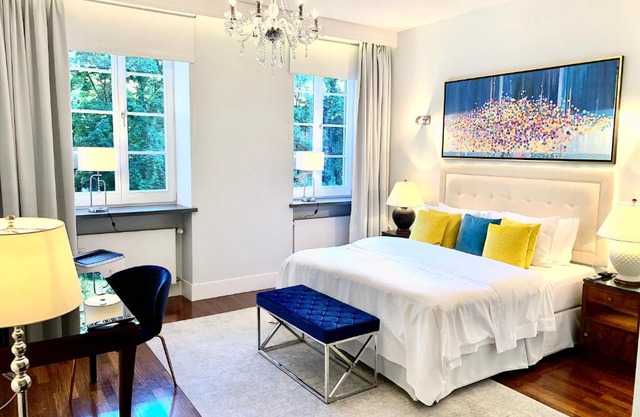MONDRIAN Luxury Suites & Apartments Market Square I