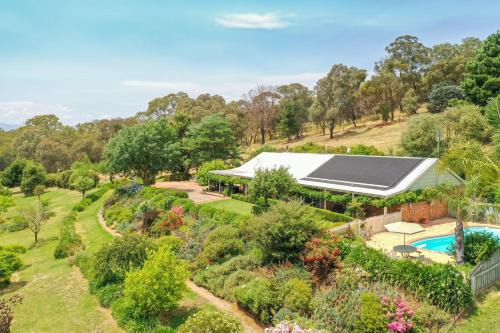 Monkey Gully Retreat - Mansfield - Sleeps 9