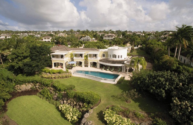 Monkey Hill - Luxury Celebration Villa with Private Pool & Chef Available