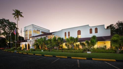 Montebello Villa Hotel
