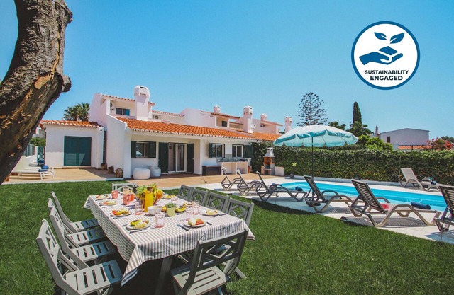 Montechoro: Heatable pool, sea view & BBQ