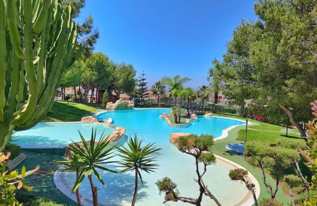 Montefaro Spacious Townhouse - Beach & pool