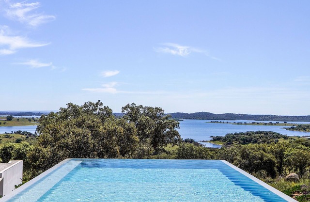 Montimerso Skyscape Country House