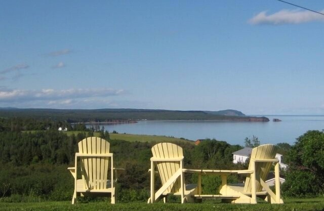 Moore's Specialties Guest House /Relaxing Retreat by the Bay of Fundy