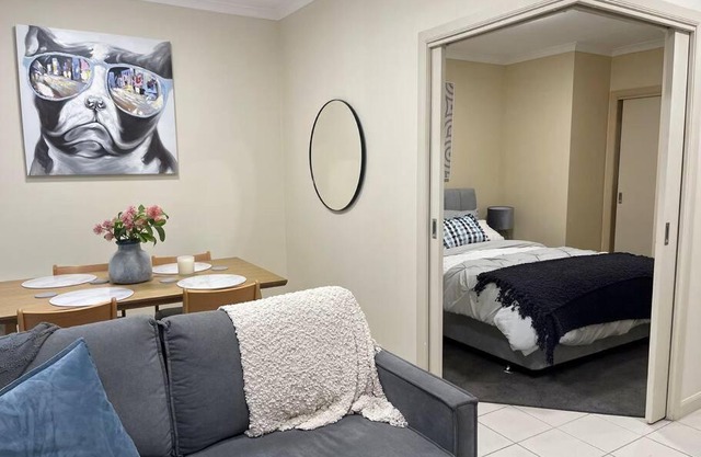Morgan Place - Central Melbourne CBD Apartment on Flinders Lane Late Check-Out, Complimentary Welcome Hamper