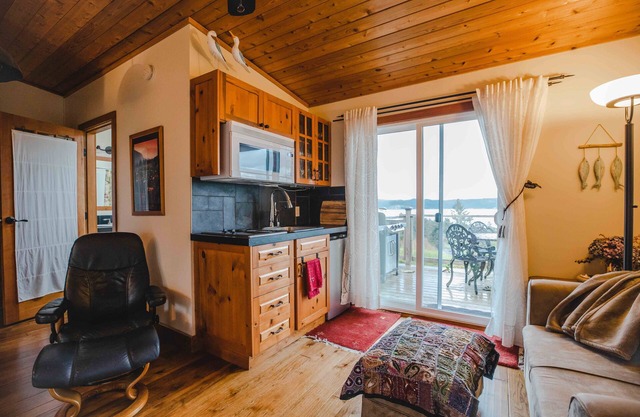 Morningside Garden Suite on beautiful Salt Spring Island